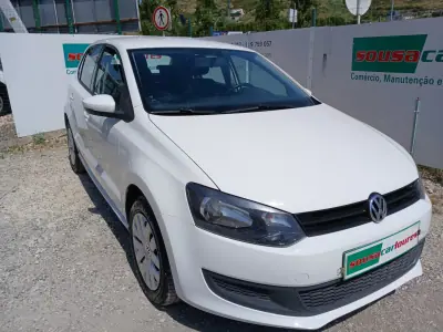 Volkswagen Polo 2014 - 7750 EUR, 153371 km - AUTO.MOTO.pt - 153371km - foto 5 de 27