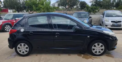 Peugeot 206 2010 — foto 4 de 26