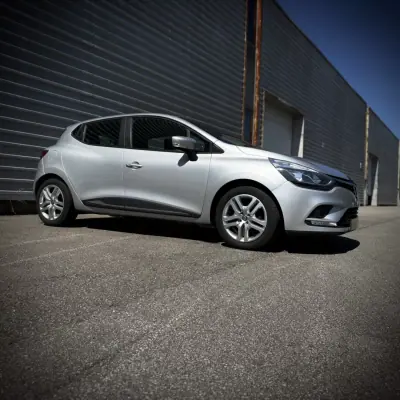Renault Clio 2017 - 9900 EUR, 145000 km - AUTO.MOTO.pt - 145000km - foto 6 de 12