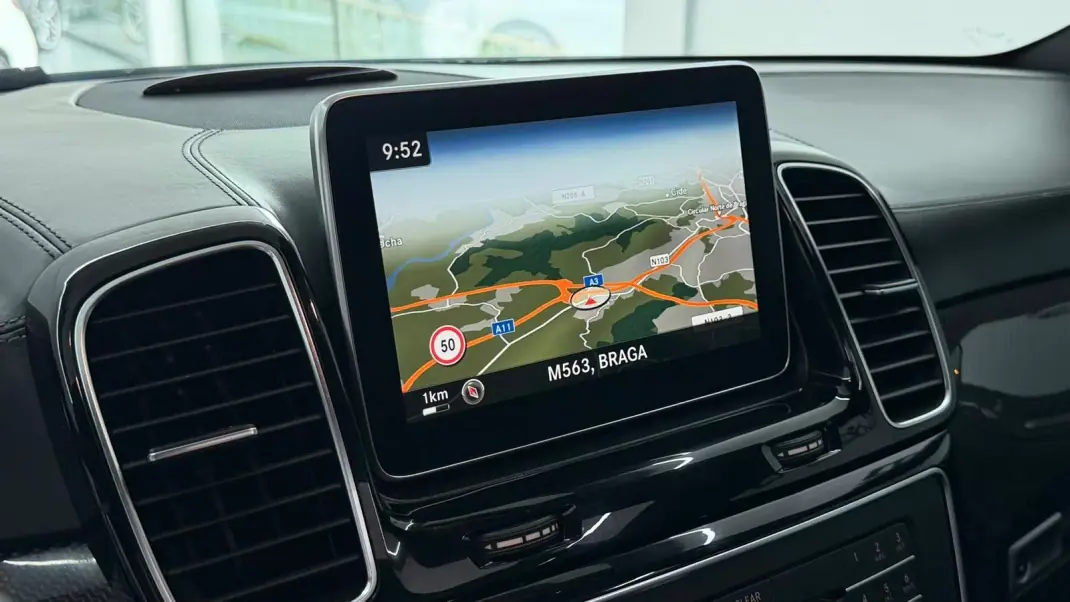 Mercedes-Benz GLE 63 AMG 2015 - 99990 EUR, 149475 km - AUTO.MOTO.pt - 149475km - foto 35 de 42