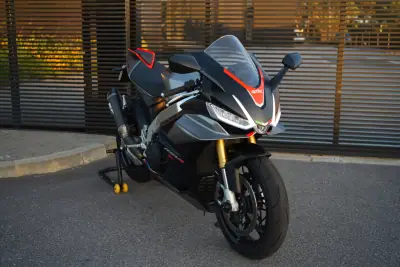 Aprilia RSV 1000 R 2023 - 18750 EUR, 12000 km - AUTO.MOTO.pt - 12000km - foto 6 de 20