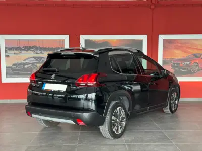 Peugeot 2008 2018 - 14990 EUR, 60029 km - AUTO.MOTO.pt - 60029km - foto 8 de 21