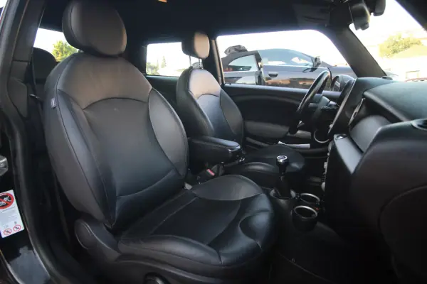 MINI Cooper 2010 - 8350 EUR, 246500 km - 246500km - foto 21 de 22