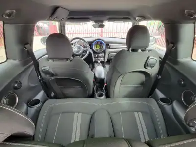 MINI Cooper 2015 - 20990 EUR, 182000 km - AUTO.MOTO.pt - 182000km - foto 18 de 33