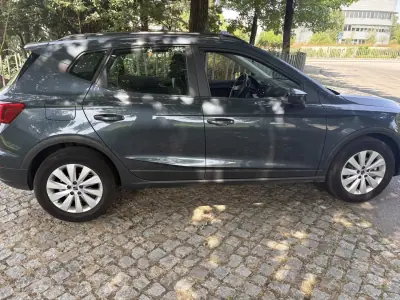 SEAT Arona 2025 - 22000 EUR, 10000 km - AUTO.MOTO.pt - 10000km - foto 13 de 27