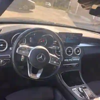 Mercedes-Benz C 300 2020 - 24000 EUR, 175000 km - AUTO.MOTO.pt - 175000km - foto 4 de 5