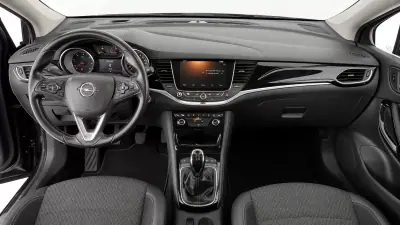Opel Astra Sports Tourer 2017 - 7999 EUR, 118000 km - 118000km - foto 7 de 10