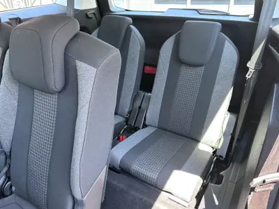 Peugeot 5008 2017 - 13900 EUR, 200000 km - AUTO.MOTO.pt - 200000km - foto 36 de 49
