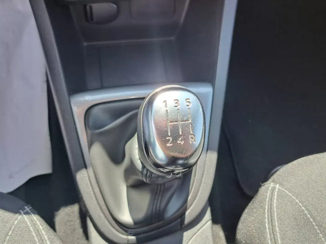 Renault Clio 2017 - 10950 EUR, 112648 km - 112648km - foto 35 de 45