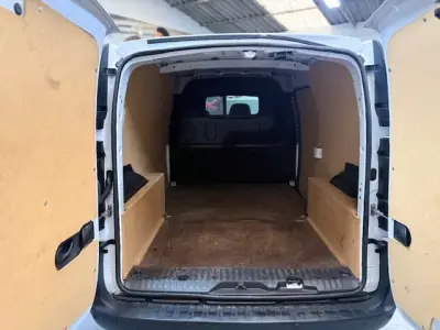 Renault Kangoo 2018 - 12250 EUR, 184400 km - AUTO.MOTO.pt - 184400km - foto 8 de 15