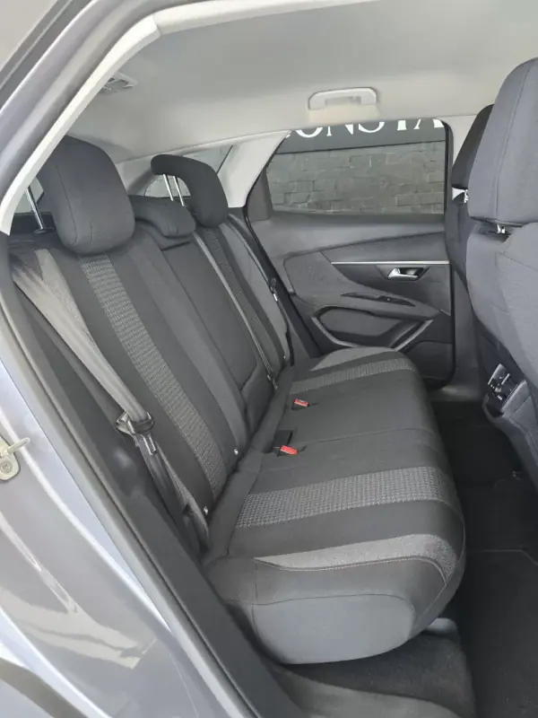 Peugeot 3008 2019 - 18640 EUR, 104863 km - AUTO.MOTO.pt - 104863km - foto 8 de 25