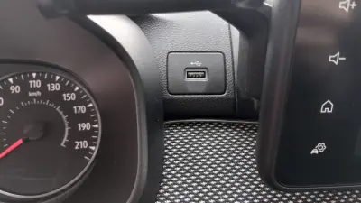 Dacia Sandero 2022 - 13950 EUR, 59000 km - AUTO.MOTO.pt - 59000km - foto 34 de 35