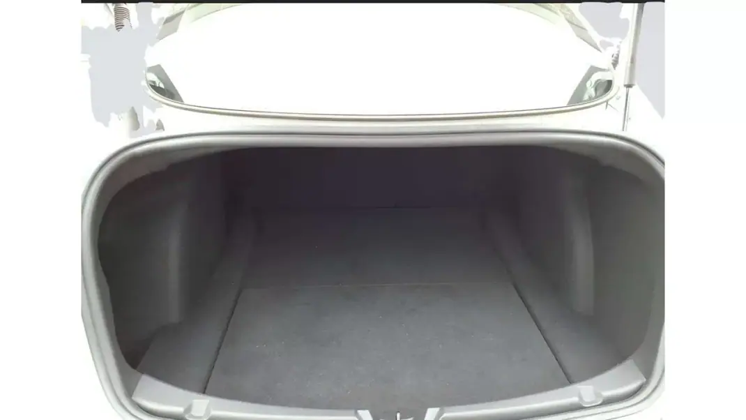 Tesla Model 3 2022 - 28500 EUR, 45186 km - AUTO.MOTO.pt - 45186km - foto 6 de 15