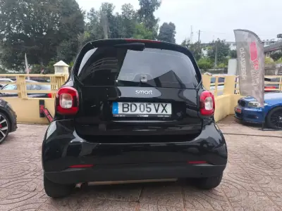 Smart Fortwo Cabrio 2016 - 9900 EUR, 76000 km - AUTO.MOTO.pt - 76000km - foto 9 de 24