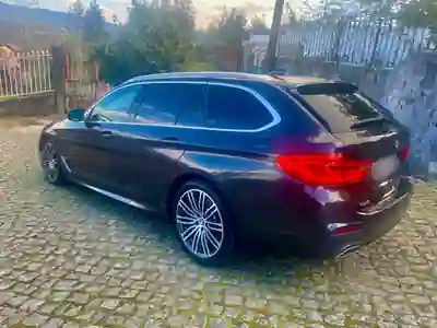 BMW 520 2019 - 26950 EUR, 268120 km - AUTO.MOTO.pt - 268120km - foto 12 de 18