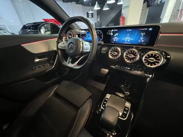 Mercedes-Benz CLA 180 2020 - 26990 EUR, 150000 km - AUTO.MOTO.pt - 150000km - foto 32 de 48