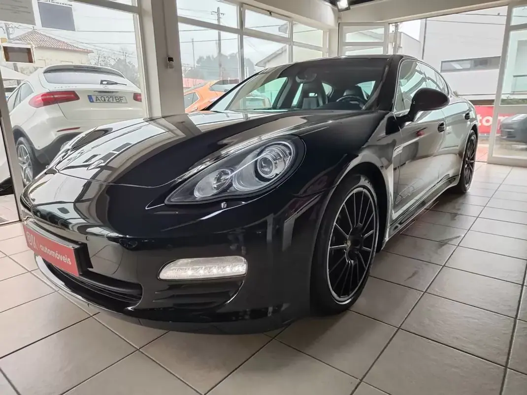 Porsche Panamera 2011 - 37500 EUR, 129500 km - AUTO.MOTO.pt - 129500km - foto 5 de 38