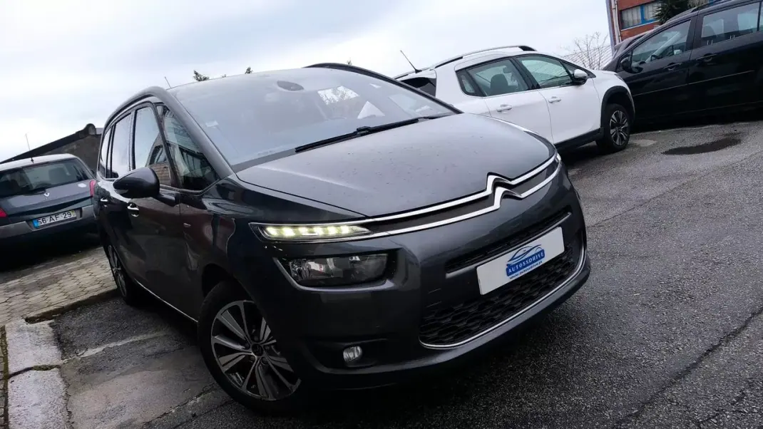Citroën C4 Grand Picasso 2015 - 11400 EUR, 169000 km - AUTO.MOTO.pt - 169000km - foto 6 de 15