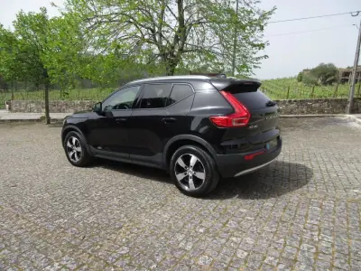 Volvo XC 40 2019 - 29490 EUR, 70000 km - AUTO.MOTO.pt - 70000km - foto 7 de 60