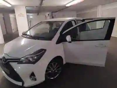 Toyota Yaris 2016 - 10500 EUR, 116000 km - 116000km - foto 2 de 11