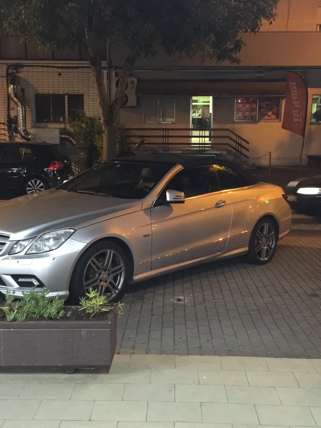 Mercedes-Benz E 250 2010 - 23000 EUR, 212000 km - AUTO.MOTO.pt - 212000km - foto 18 de 20