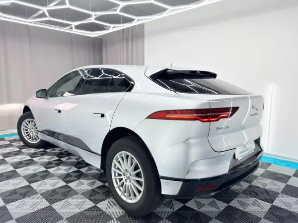Jaguar I-Pace 2018 - 20999 EUR, 120000 km - AUTO.MOTO.pt - 120000km - foto 6 de 20