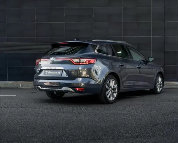 Renault Mégane Sport Tourer 2018 - 15990 EUR, 126740 km - AUTO.MOTO.pt - 126740km - foto 13 de 65