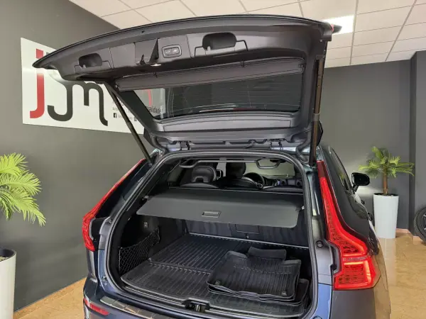 Volvo XC 60 2021 - 42990 EUR, 89987 km - AUTO.MOTO.pt - 89987km - foto 21 de 21