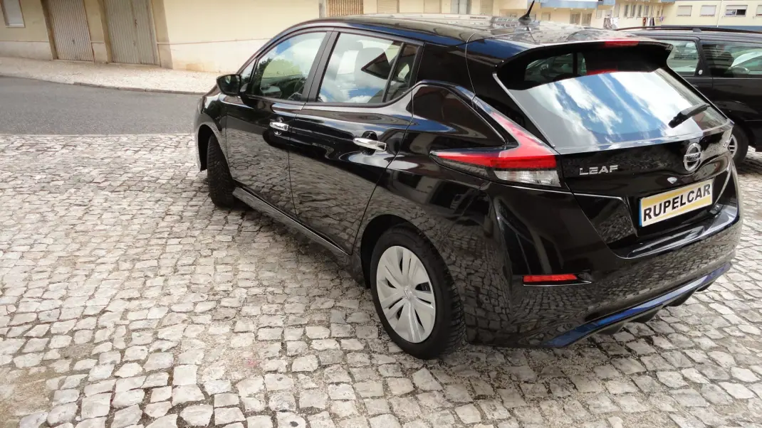 Nissan Leaf 2021 - 14900 EUR, 44768 km - AUTO.MOTO.pt - 44768km - foto 6 de 23