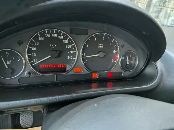 BMW Z3 1999 - 14950 EUR, 177000 km - AUTO.MOTO.pt - 177000km - foto 12 de 17