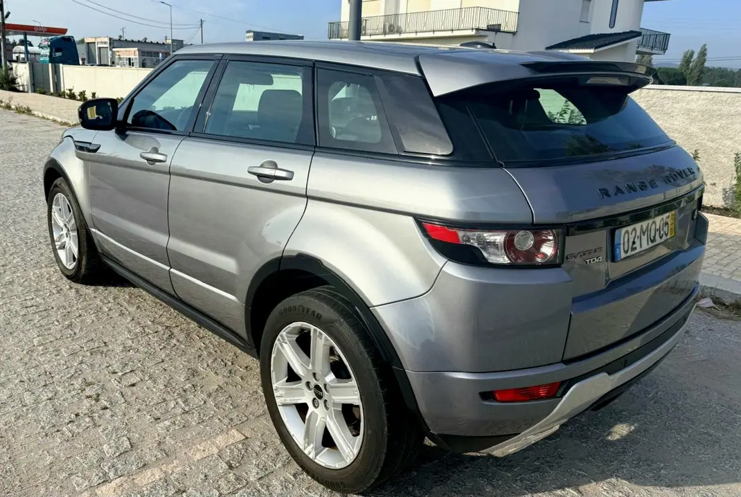 Land Rover Range Rover Evoque 2012 - 13950 EUR, 293061 km - 293061km - foto 4 de 9