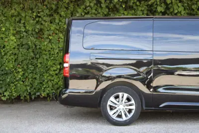 Peugeot Traveller 2019 - 32900 EUR, 115000 km - 115000km - foto 4 de 24