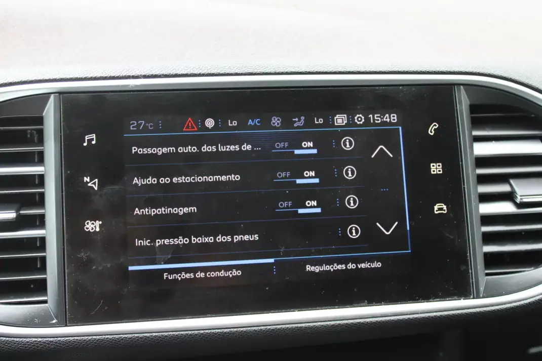Peugeot 308 SW 2020 - 14990 EUR, 130000 km - AUTO.MOTO.pt - 130000km - foto 22 de 25
