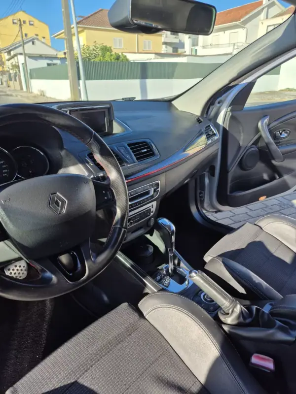 Renault Mégane Sport Tourer 2013 - 7990 EUR, 194177 km - AUTO.MOTO.pt - 194177km - foto 16 de 26
