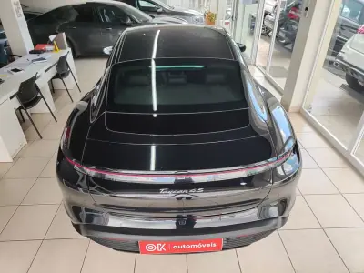 Porsche Taycan 2020 - 61500 EUR, 54000 km - AUTO.MOTO.pt - 54000km - foto 12 de 37