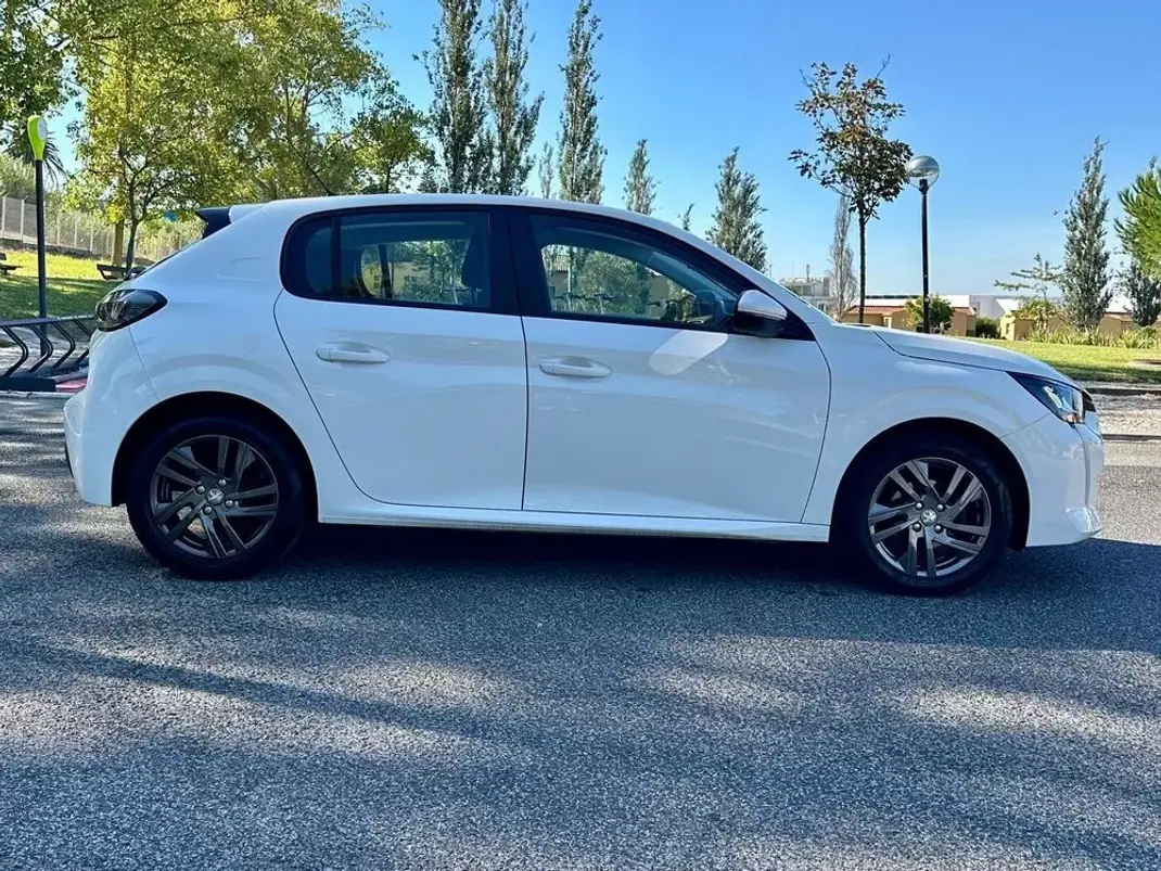 Peugeot 208 2021 - 10980 EUR, 80000 km - 80000km - foto 9 de 44