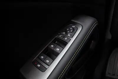 BYD 2025 - 27990 EUR, 264 km - AUTO.MOTO.pt - 264km - foto 18 de 34