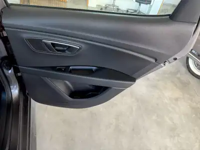 SEAT Leon 2015 - 14000 EUR, 181000 km - AUTO.MOTO.pt - 181000km - foto 67 de 92