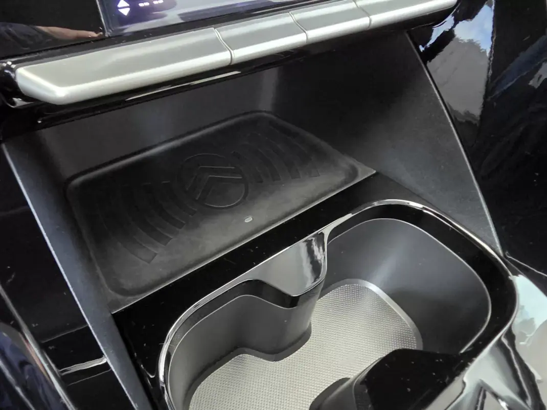 Citroën e-C3 2025 - 20499 EUR, 7487 km - AUTO.MOTO.pt - 7487km - foto 19 de 32