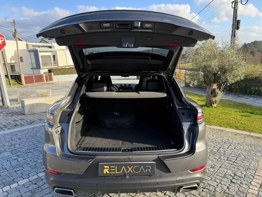 Porsche Cayenne Coupé 2021 - 64999 EUR, 119000 km - AUTO.MOTO.pt - 119000km - foto 19 de 37
