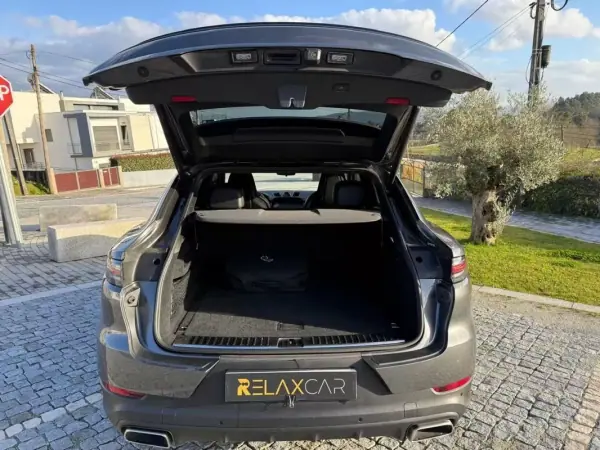 Porsche Cayenne Coupé 2021 - 64999 EUR, 119000 km - AUTO.MOTO.pt - 119000km - foto 19 de 37