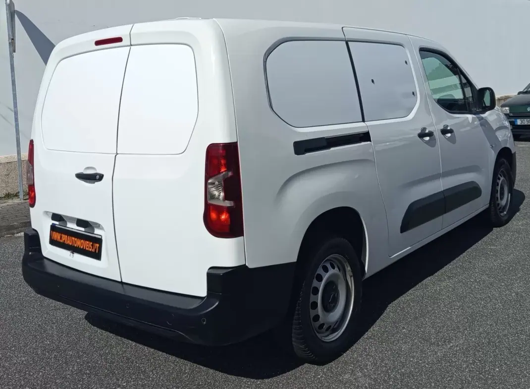 Opel Combo 2021 - 13500 EUR, 82000 km - AUTO.MOTO.pt - 82000km - foto 5 de 20