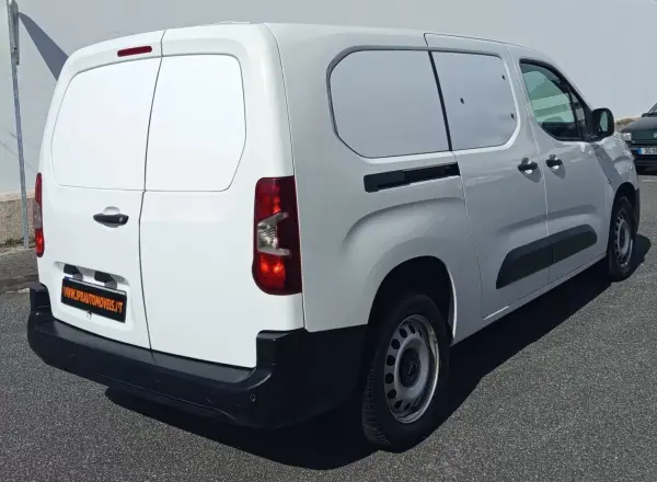 Opel Combo 2021 - 13500 EUR, 82000 km - AUTO.MOTO.pt - 82000km - foto 5 de 20