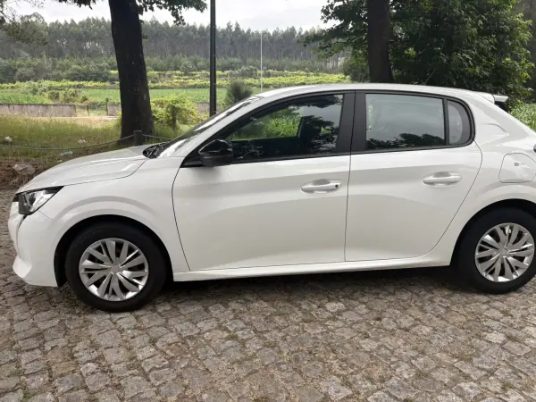 Peugeot 208 2022 - 12800 EUR, 71234 km - AUTO.MOTO.pt - 71234km - foto 5 de 25
