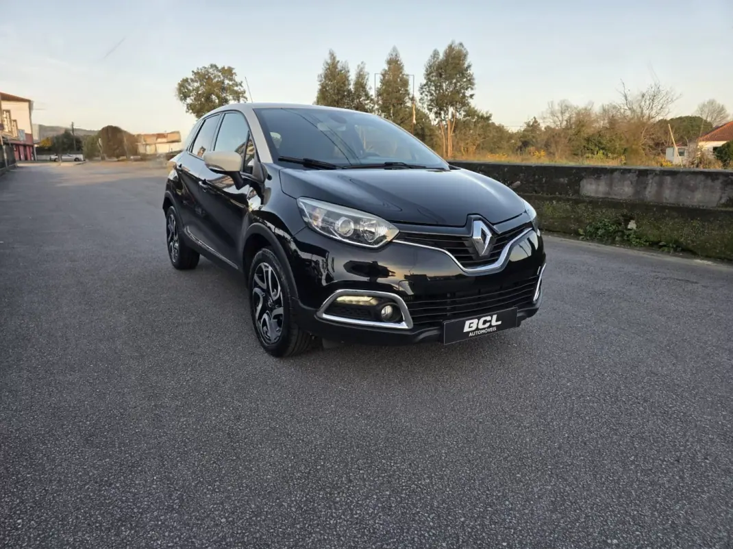 Renault Captur 2016 - 11990 EUR, 118000 km - AUTO.MOTO.pt - 118000km - foto 1 de 32