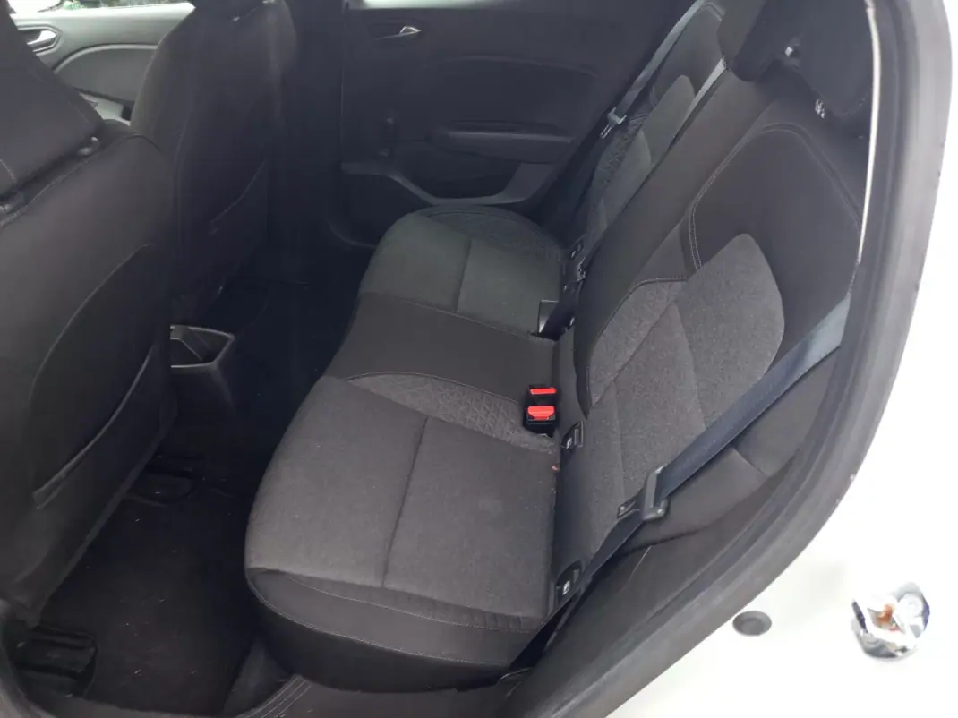 Renault Clio 2021 - 15990 EUR, 90301 km - AUTO.MOTO.pt - 90301km - foto 7 de 10