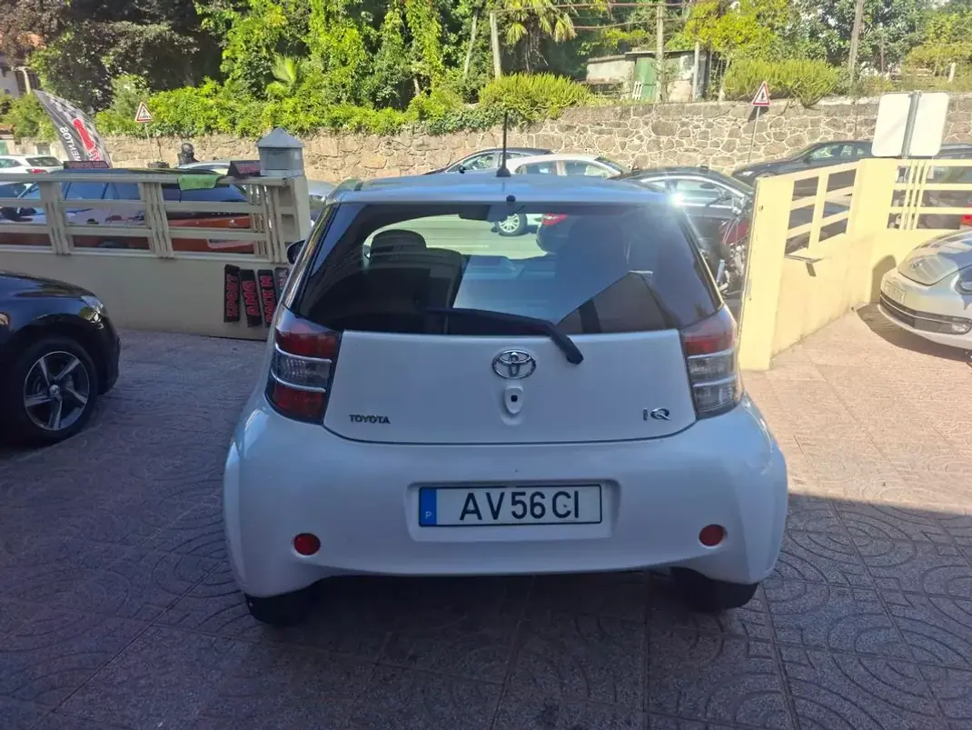 Toyota iQ 2009 - 7900 EUR, 156884 km - 156884km - foto 8 de 27