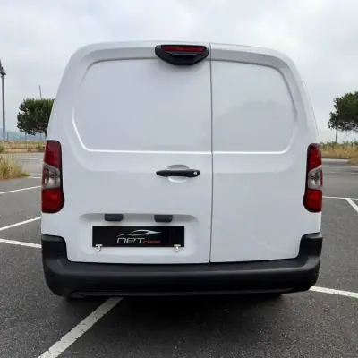 Citroën Berlingo 2019 - 14950 EUR, 96000 km - AUTO.MOTO.pt - 96000km - foto 15 de 17