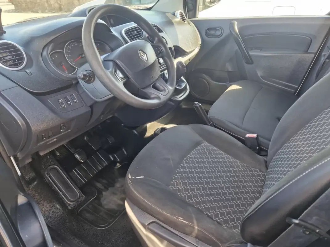 Renault KANGOO 1.5 BLUE DCI 3LUG EDITION ONE 2013 - 6900 EUR, 198000 km - AUTO.MOTO.pt - 198000km - foto 4 de 4