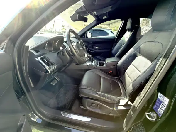 Jaguar E-Pace 2018 - 31500 EUR, 128416 km - AUTO.MOTO.pt - 128416km - foto 7 de 18